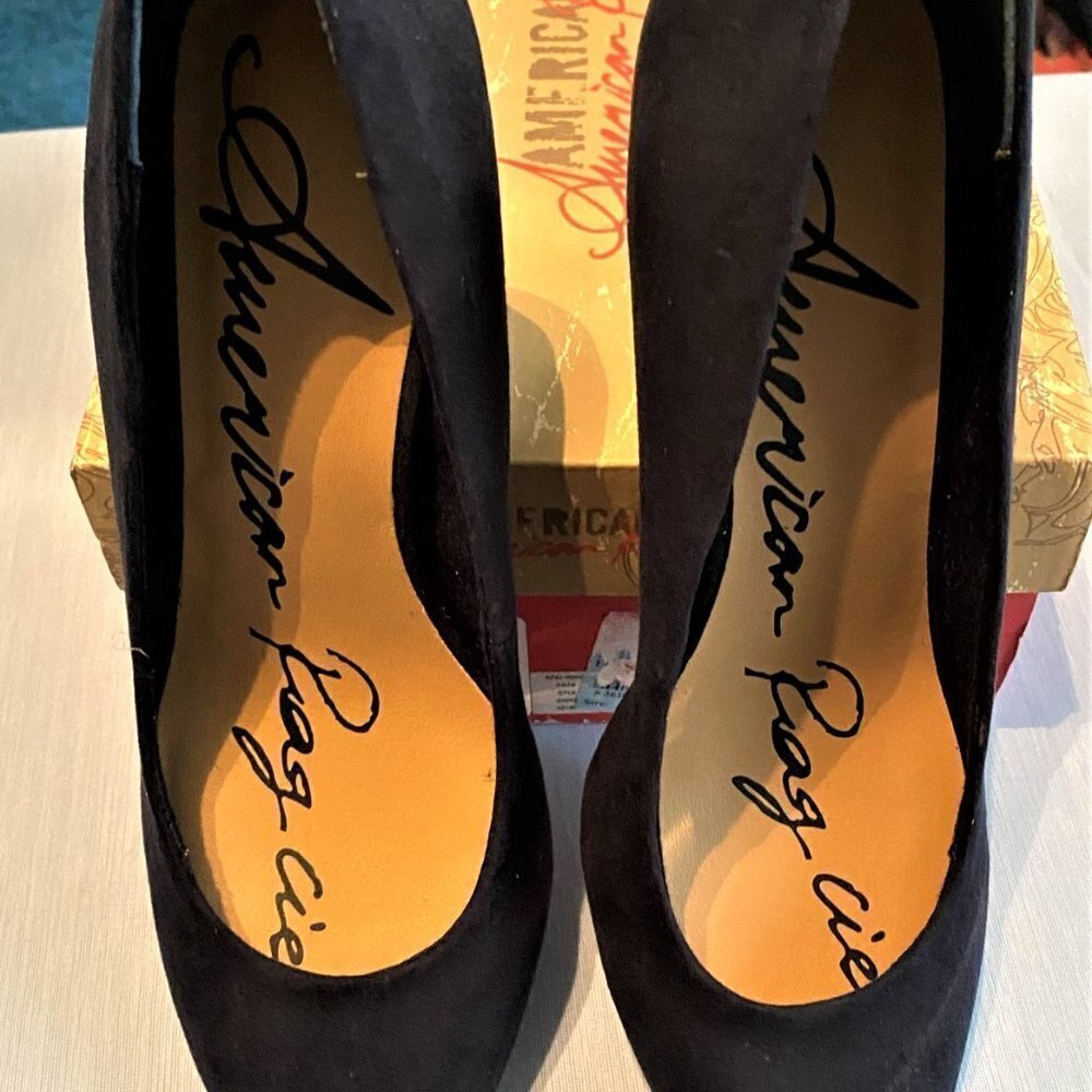NWT American Rag CIE Navy Felix Pump Like Velvet - Picture 12 of 16